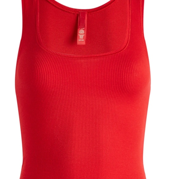 Skims Ribbed Tank Top - Picture 3 of 3
